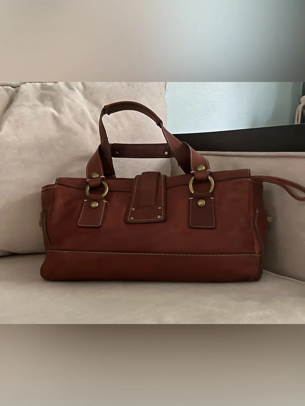 Coach Legacy Mandy satchel leather with brass hardware. Pre-Owned condition-Good - Picture 2 of 16